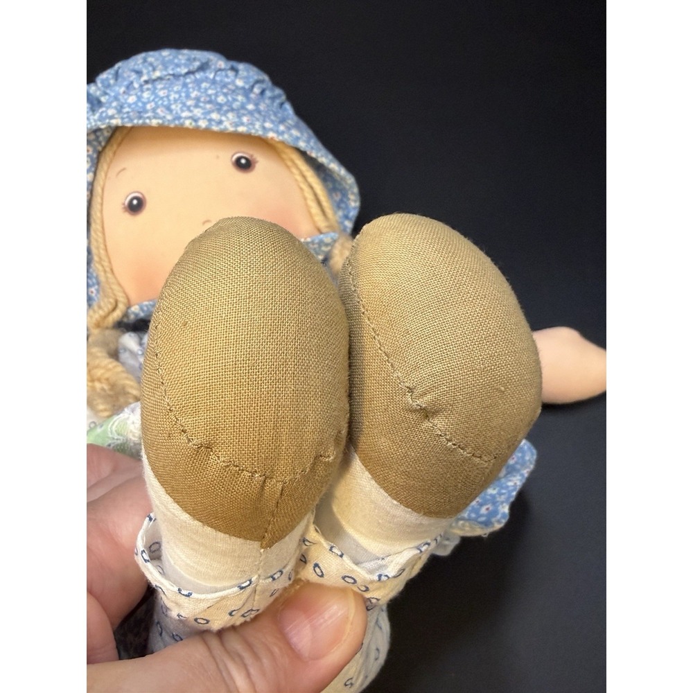 Vintage 1974 Holly Hobbie Rag Doll Knickerbocker Patchwork Dress Blue Bonnet 17" - Picture 7 of 15